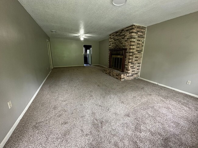 Photo - 2 bedroom duplex on the Eastside avail NOW! Unidad 1A