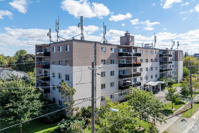 Photo - 3905 Bathurst Street Apartments