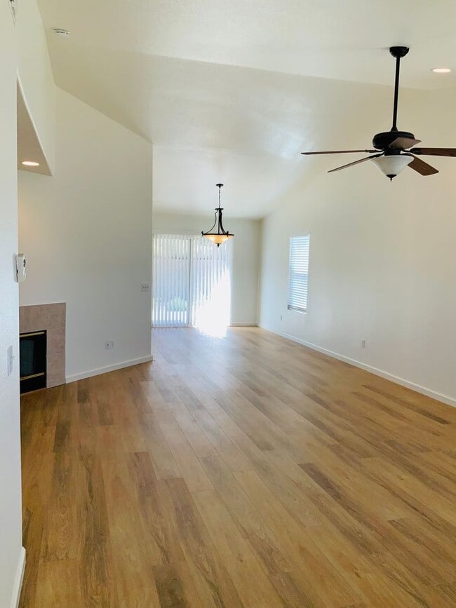 Photo - Quiet Home in Copper Hills located in a Cul-de-sac. **Do not distrub current tenant**