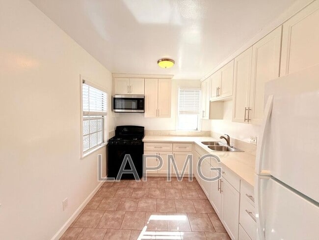 Photo - 4080-4084 Leimert Blvd