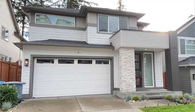 Building Photo - Beautiful Lake Tapps Home for you!