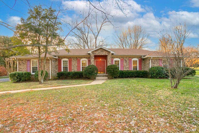 Building Photo - Beautifully Renovated Brentwood Home