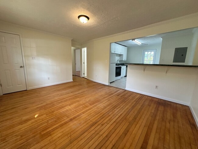 Photo - 379 Robertsville Rd
