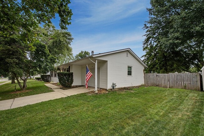 Photo - 2412 Southwood Dr