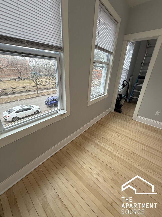 3714 W Cortland St Unit 2