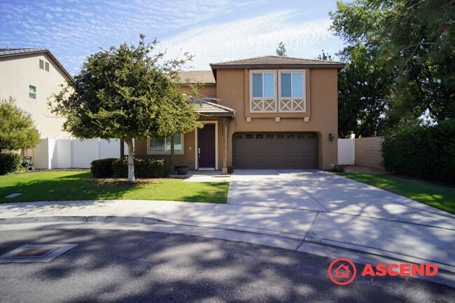 Building Photo - Stunning 4 Bed, 2.5 Bath Home with Pool Access | Southwest Bakersfield