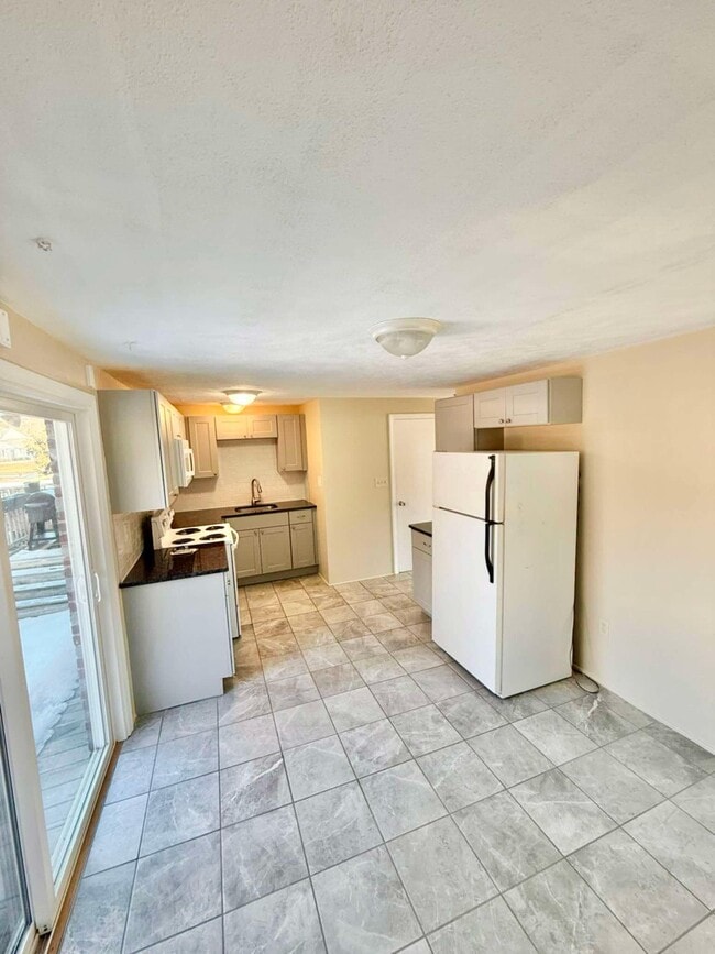 64 Rockwood Rd