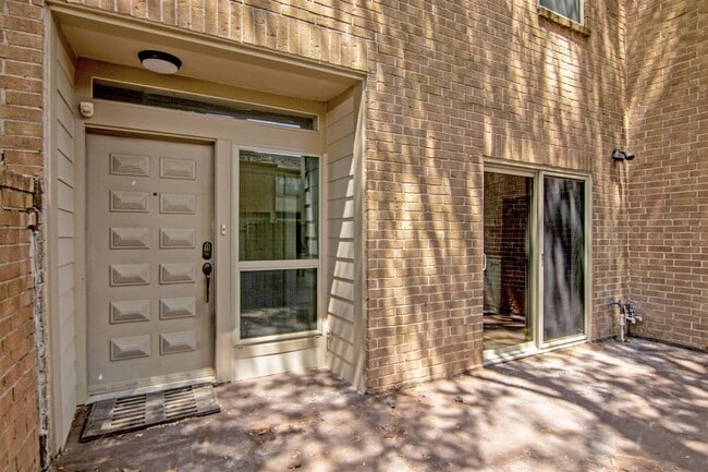 Photo - 2066 Augusta Dr