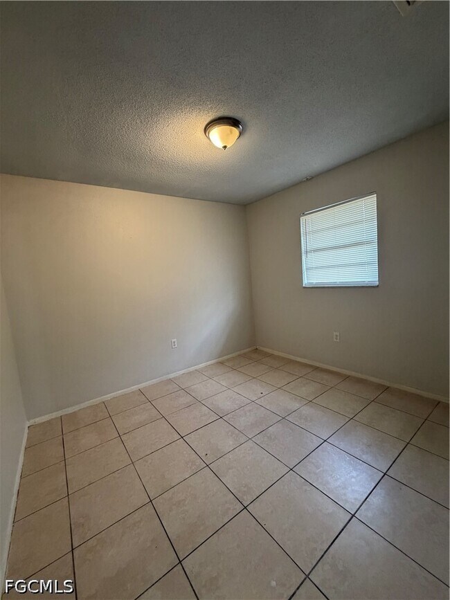 Photo - 5517 Sixth Ave