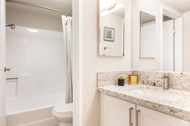 2BR, 1BA - Griffith