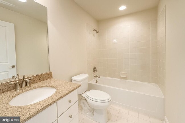 Photo - 20769 Duxbury Terrace