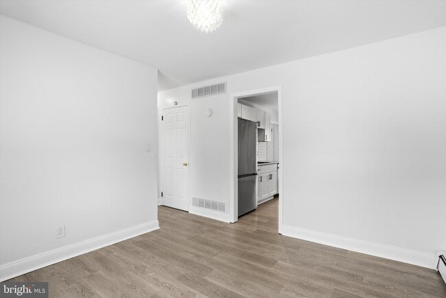 Photo - 29 Rolling Ln