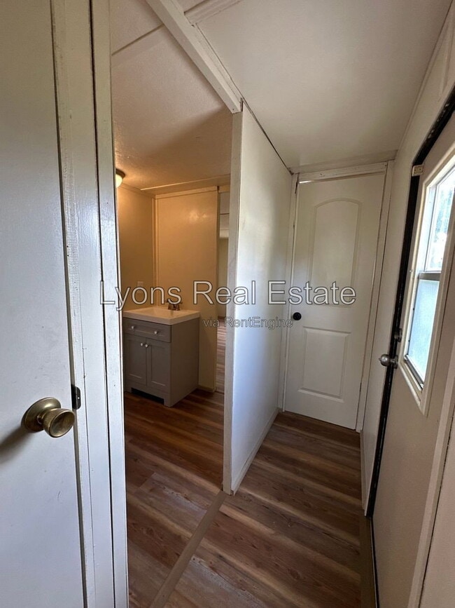 Photo - 2268 Carlisle Ln
