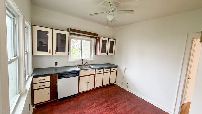 Photo - 413 W Mineral St