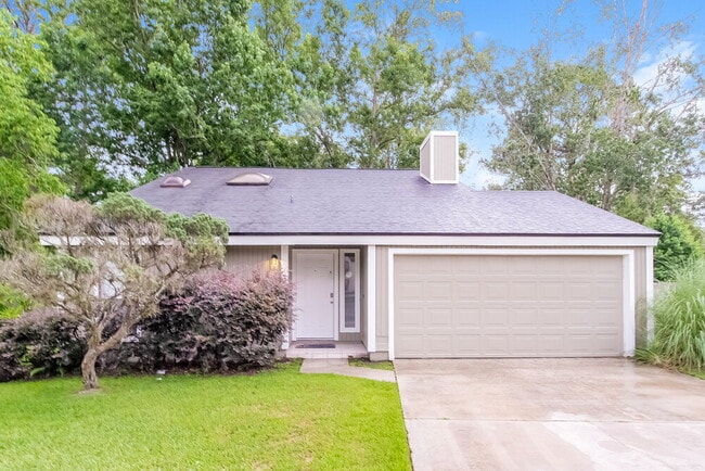 Building Photo - 6911 Coleus Ct