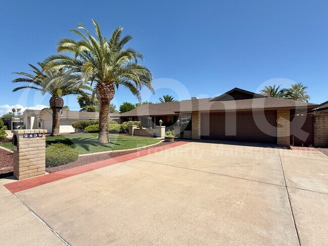 Photo - 2439 E Mercer Ln House