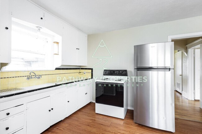 Photo - 318 S 1200 E Unidad 1