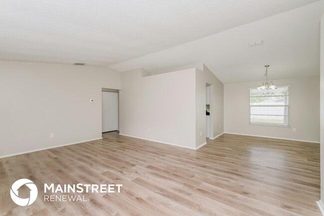 Photo - 706 Jacaranda Dr