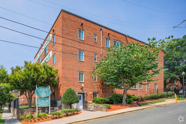 Oficina de arrendamiento - Friendship Courts Apartments