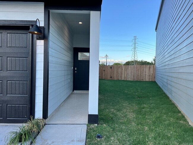 Photo - 2837 Lisburn Ter Ln