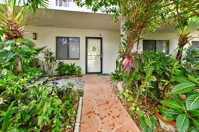 Photo - 7260 Kinghurst Dr Unit 106