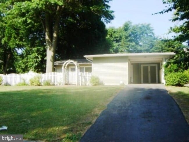 Photo - 108 McCormick St