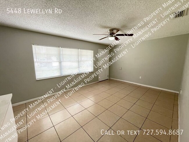 5448 Lewellyn Rd