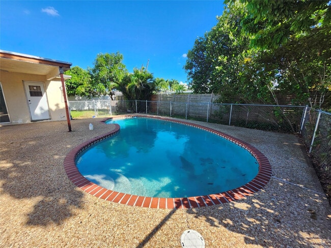 Photo - 10720 Eureka St