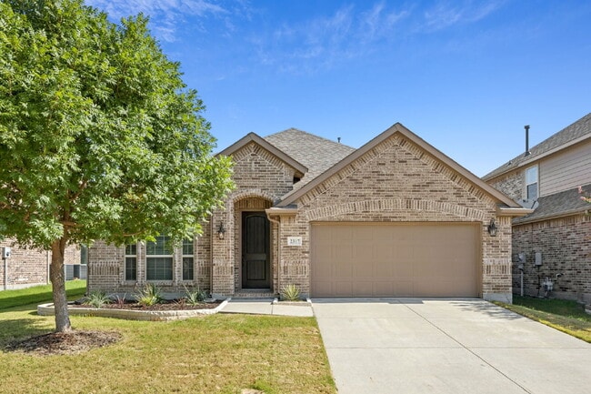 Building Photo - Charming 3-Bed Retreat on Houston Drive – Spacious 2013 Sq Ft in Melissa, TX!
