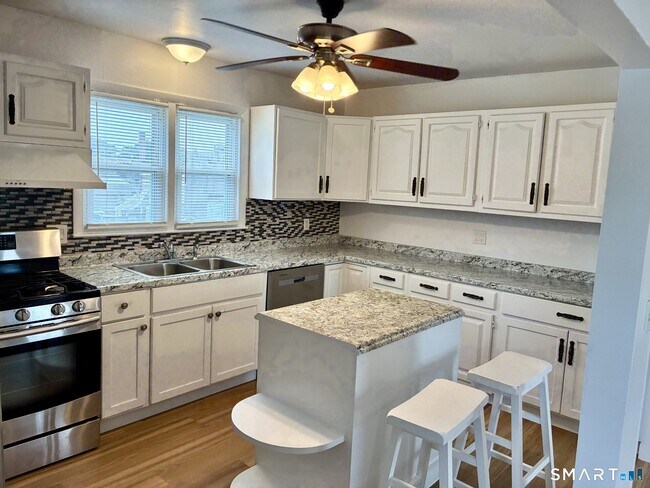 Photo - 658 Beechmont Ave
