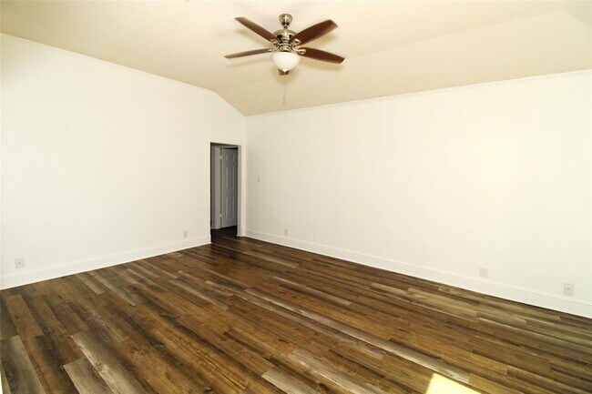 Photo - 112 Juniper St