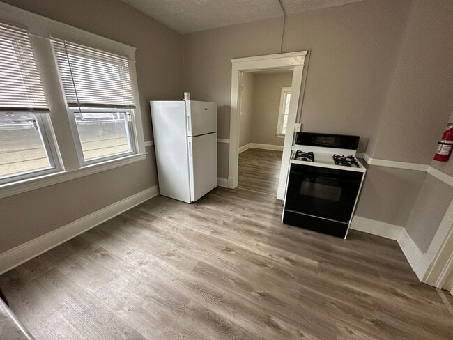 Photo - 3026 Monroe Ave