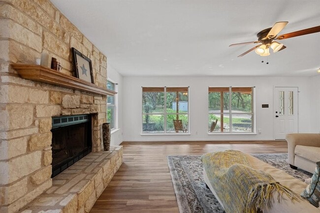 Photo - 4207 Deer Trail