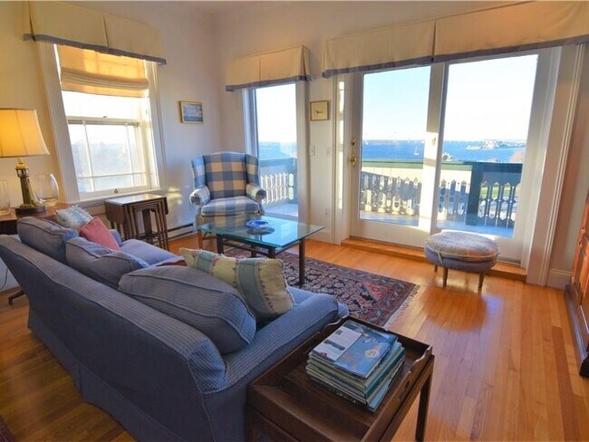 35 Chastellux Ave Unit J