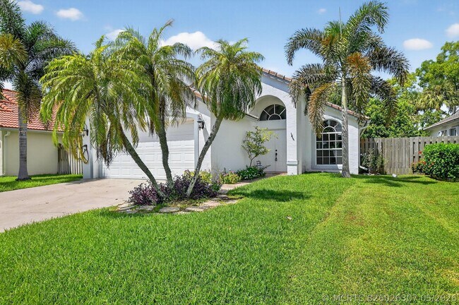 1891 Oak Berry Cir