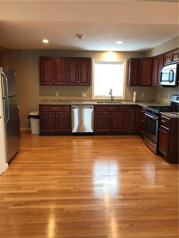 Photo - 118 Broad St