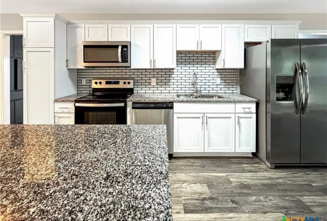 Photo - 1810 Clarawood Dr