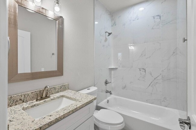 Building Photo - 32 Louisville Dr Rental