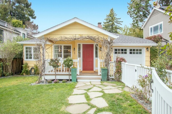 Building Photo - Charming 3bed with gardens in Sycamore Par... Rental