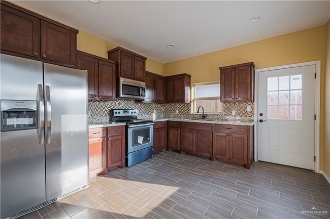 Photo - 420 Carlisle Ave Unit 4