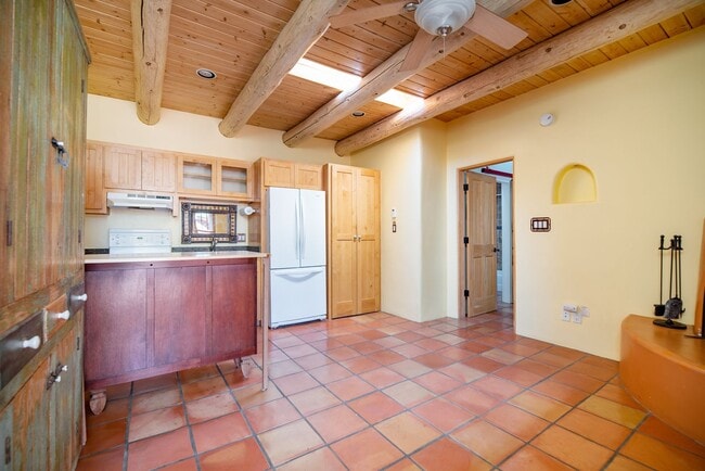 Photo - 723 B Gildersleeve St