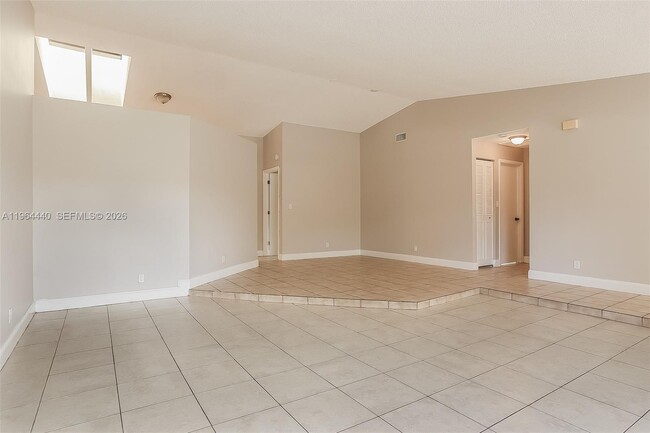 Photo - 1013 SW 49th Ave