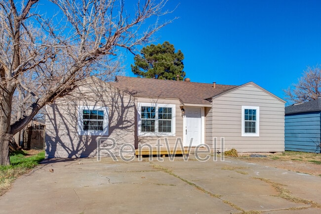 Photo - 2516 2nd St House
