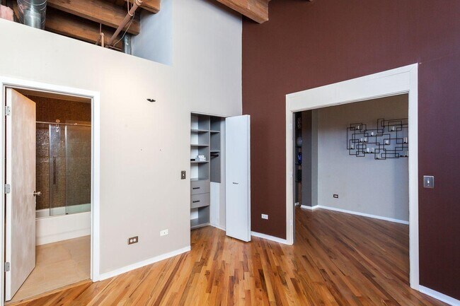 Photo - 2 bedroom in Chicago IL 60661 Unit 403