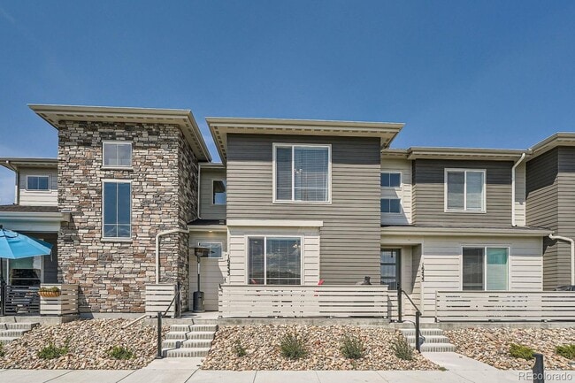Modern 3-Bed, 2-Bath Townhome with Spaciou... - Modern 3-Bed, 2-Bath Townhome with Spaciou...