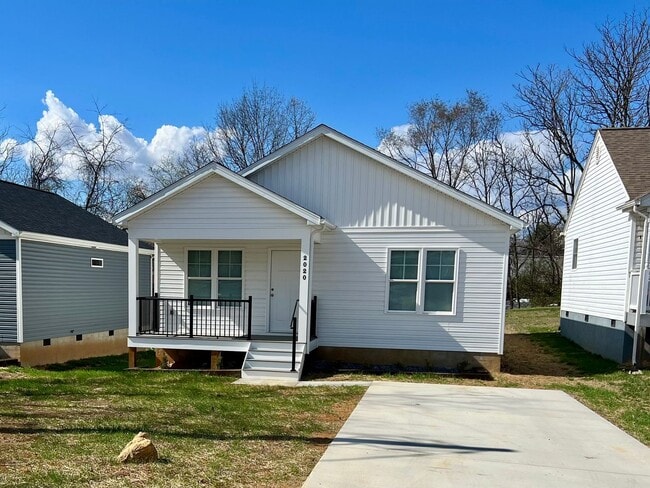Photo - Charming 2-Bedroom Home with Modern Updates – Convenient Roanoke Location