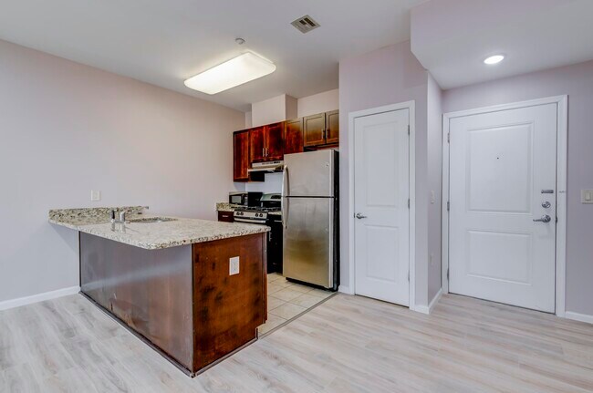 Photo - 1209 Summit Ave Unit 305