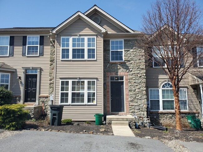 Building Photo - Beautiful 3 Bedroom, 2.5 Bath in Millersville Rental