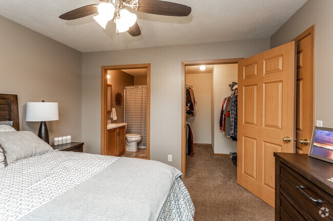 1HAB, 1BA - 650 ft² - Meadowbrook Apartments