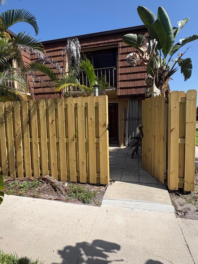 Photo - 1302 Nebraska Ave Unidad 6A